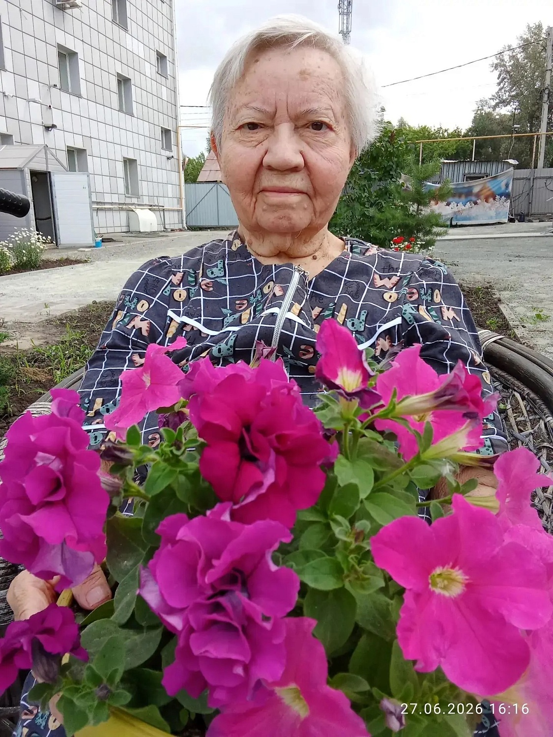 А вы замечали, как меняется лицо женщины, когда в руках появляются цветы?