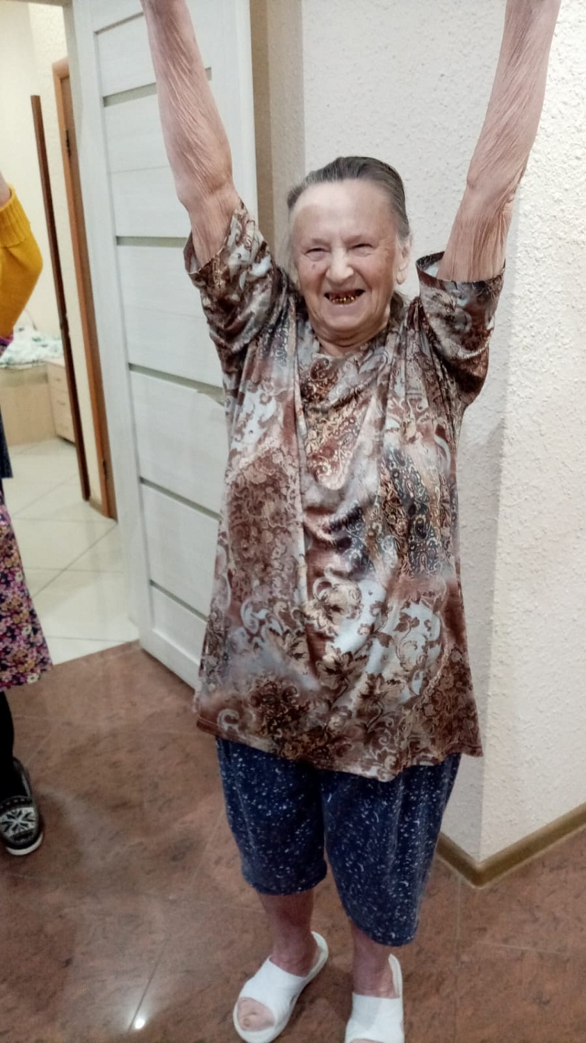 Каждый день наше утро начинается с бодрой зарядки и прекрасного настроения!