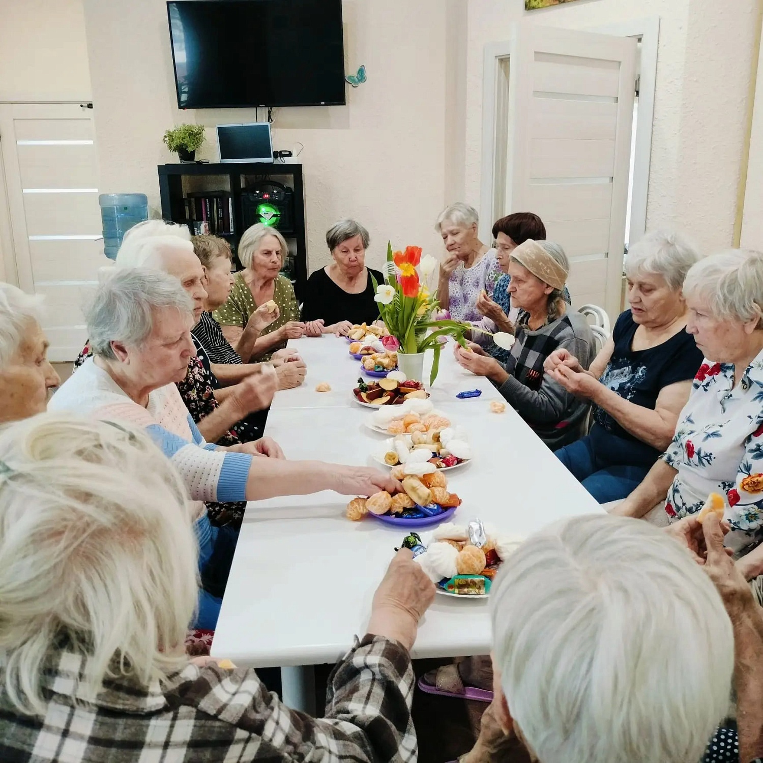 В Резиденции «Рада» на улице Радужной поздравили женщин с 8 Марта