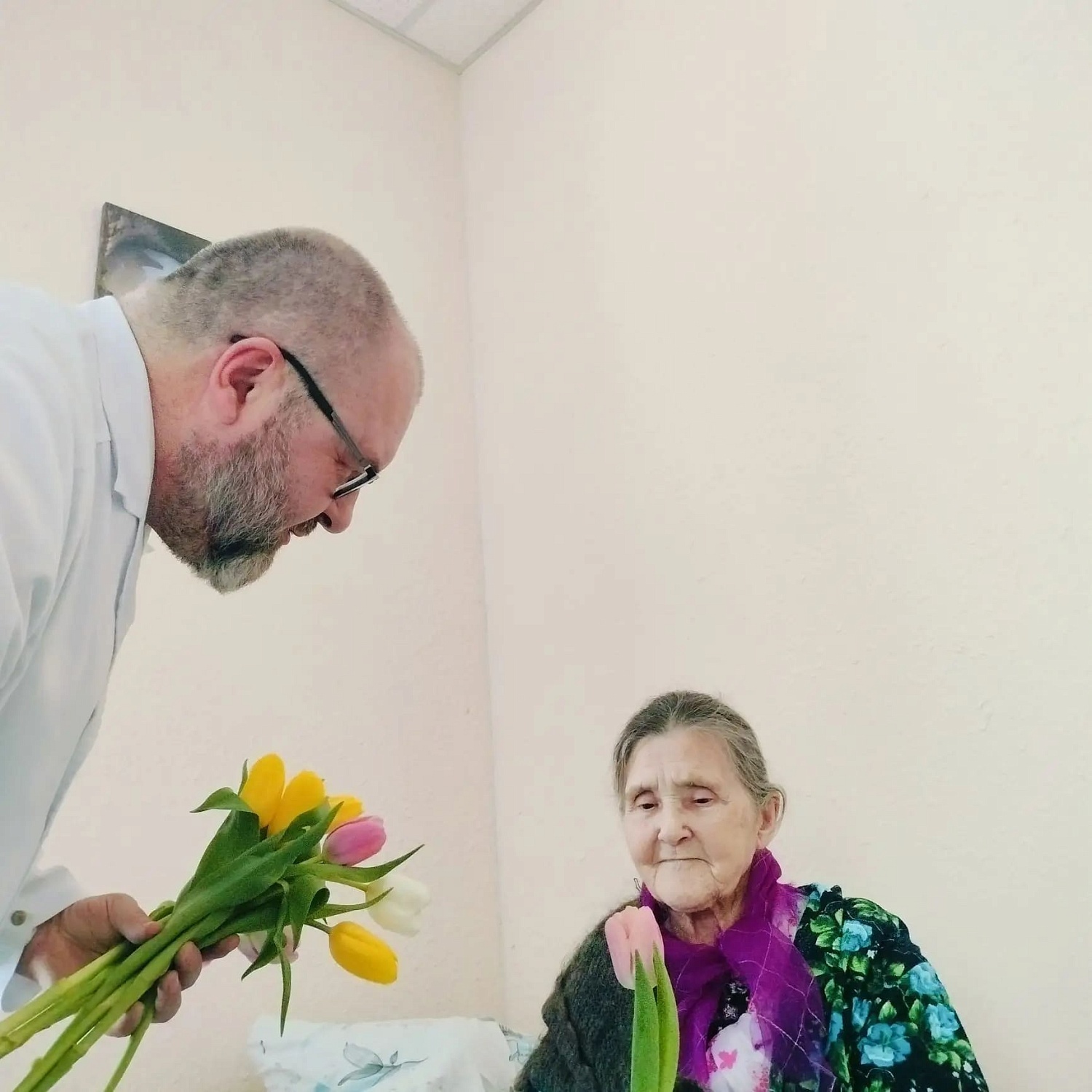 В Резиденции «Рада» на улице Радужной поздравили женщин с 8 Марта