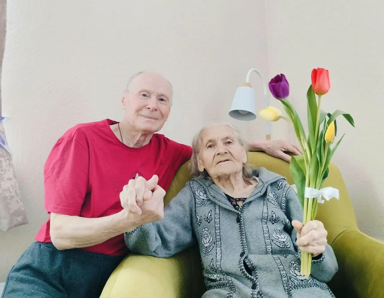 С 8 марта поздравили женщин в пансионате Рада на ул. Б. Щукина (корпус "СОДЕЙСТВИЕ")