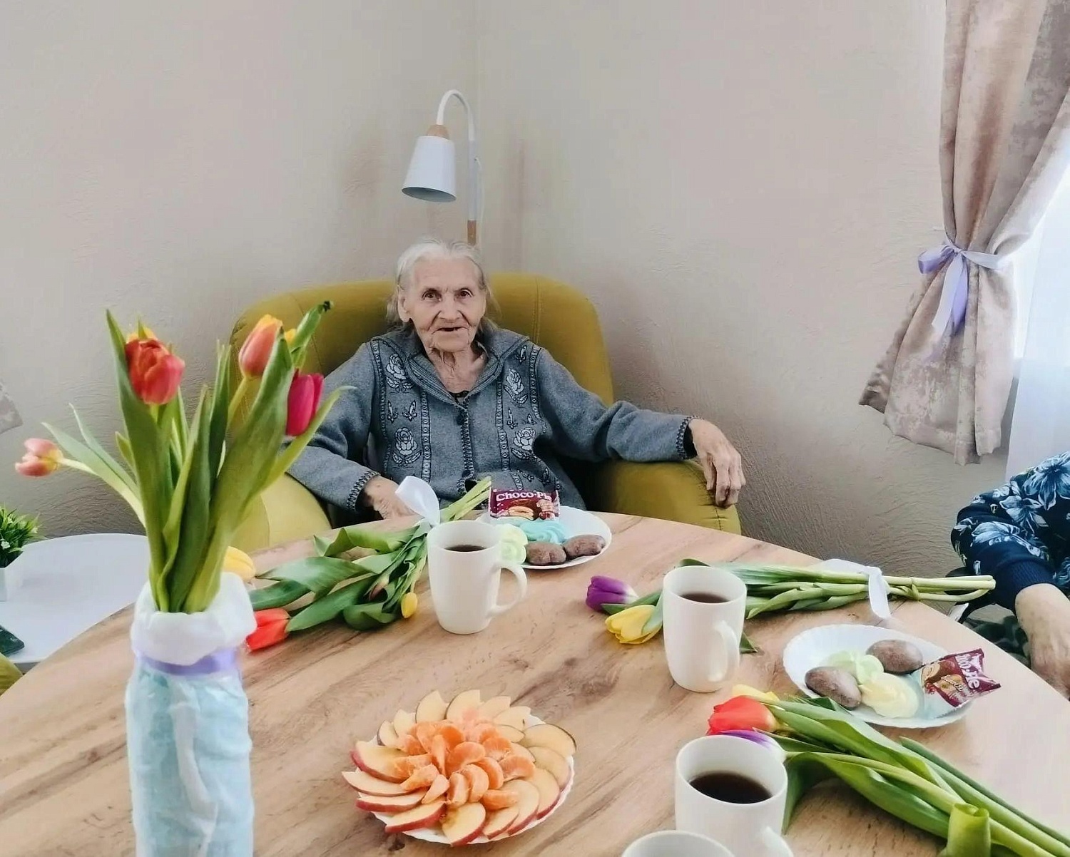 С 8 марта поздравили женщин в пансионате Рада на ул. Б. Щукина (корпус "СОДЕЙСТВИЕ")