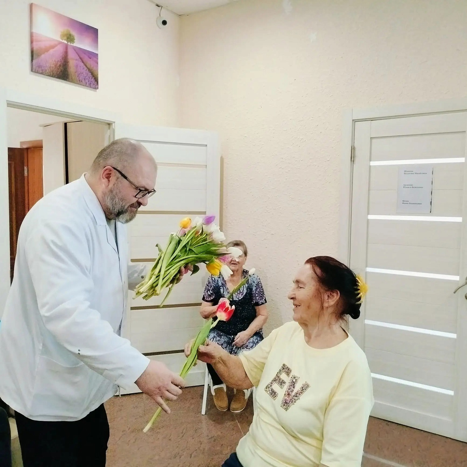 В Резиденции «Рада» на улице Радужной поздравили женщин с 8 Марта