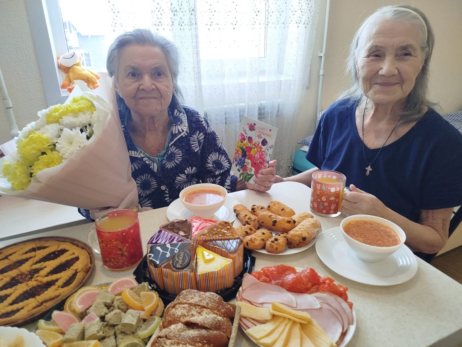 Сегодня нашей уважаемой Нине Павловне исполнилось 89 лет